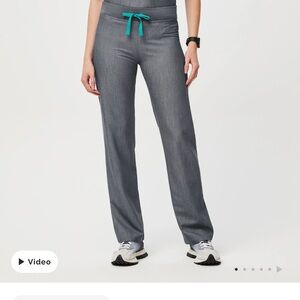 Figs Livingston Basic Scrub Pants size Medium in Graphite with Teal Accent